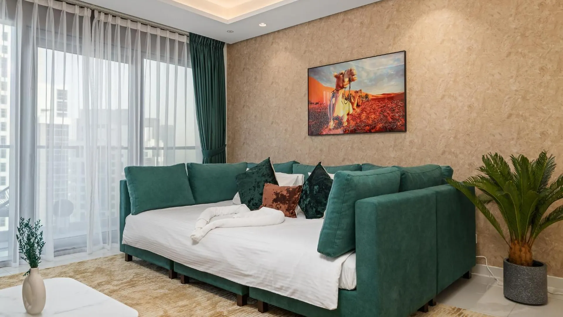 Super High Infinity Pool And Amazing Burj Khalifa View 3 Bedroom Apartment In Paramount Hotel Midtown Dubai 0*,