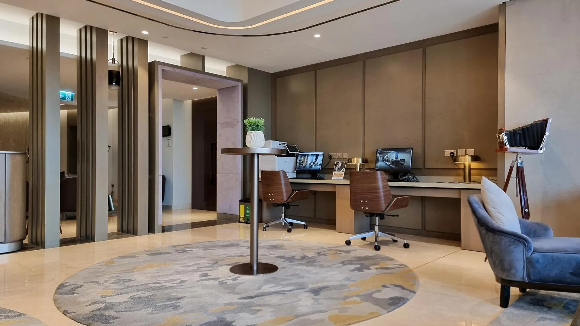 Super High Infinity Pool And Amazing Burj Khalifa View 3 Bedroom Apartment In Paramount Hotel Midtown Dubai