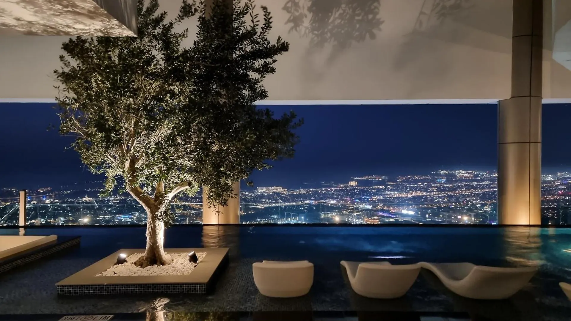 Super High Infinity Pool And Amazing Burj Khalifa View 3 Bedroom Apartment In Paramount Hotel Midtown Dubai