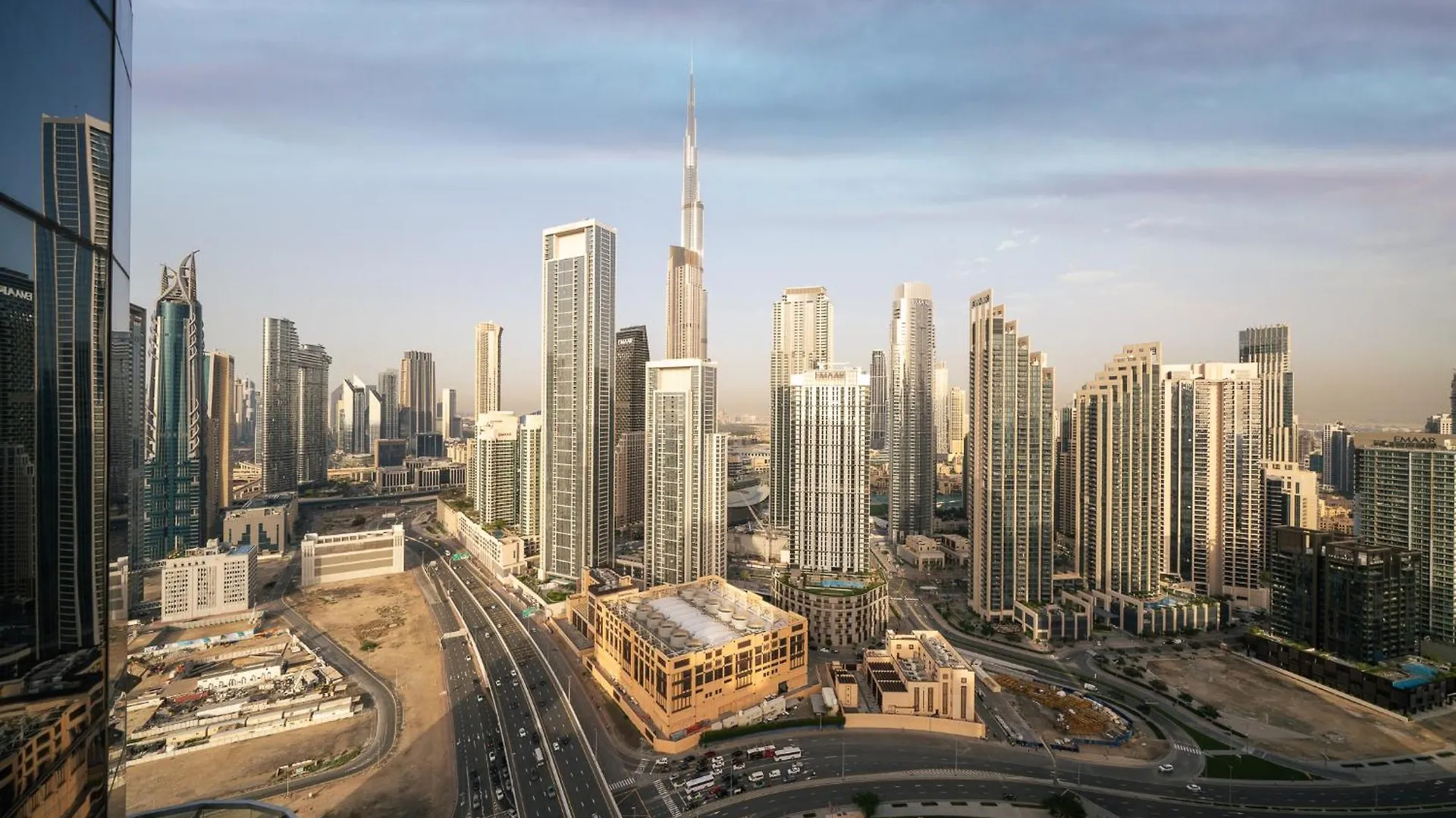 Super High Infinity Pool And Amazing Burj Khalifa View 3 Bedroom Apartment In Paramount Hotel Midtown Dubai