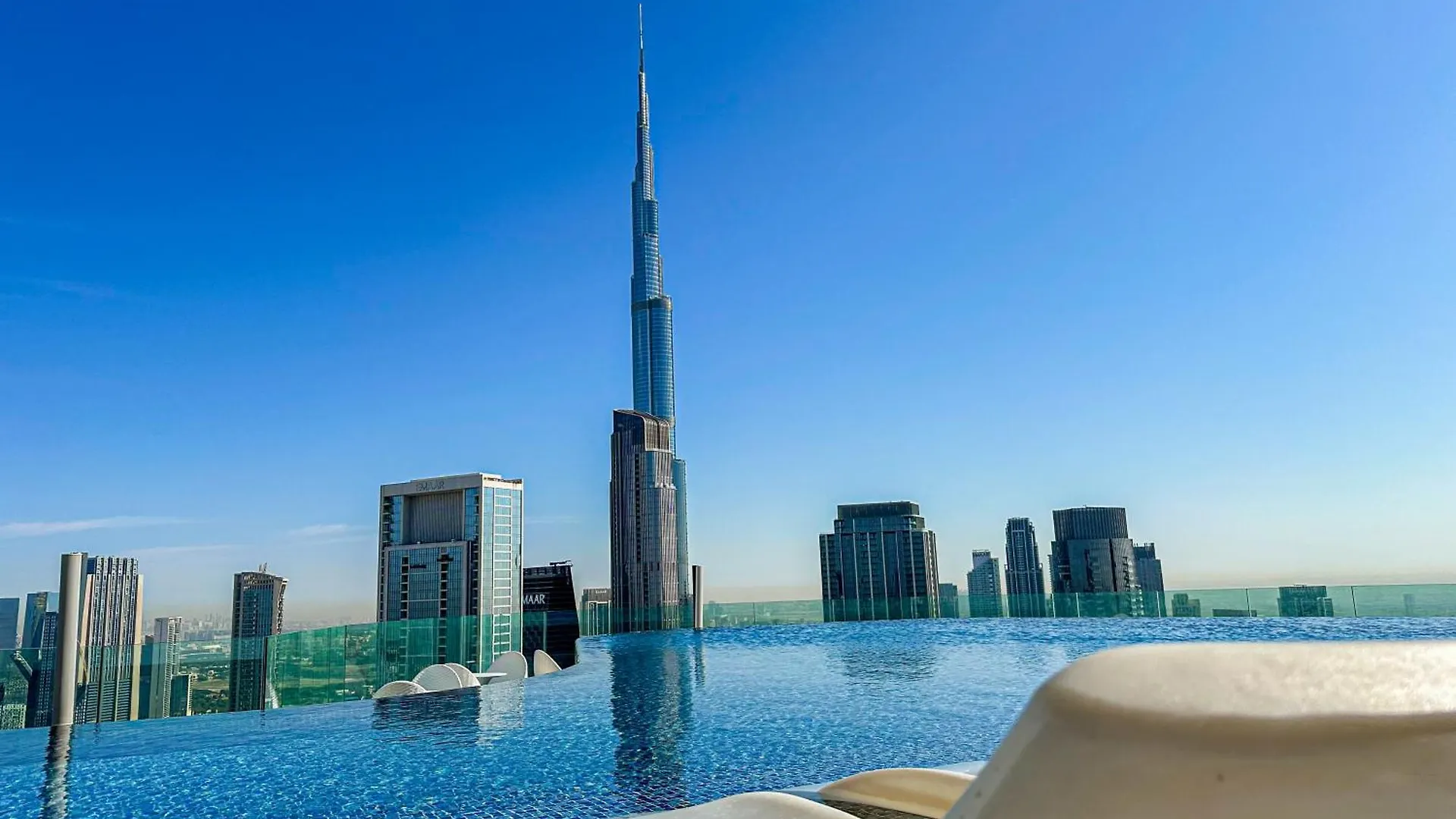 Super High Infinity Pool And Amazing Burj Khalifa View 3 Bedroom Apartment In Paramount Hotel Midtown Dubai
