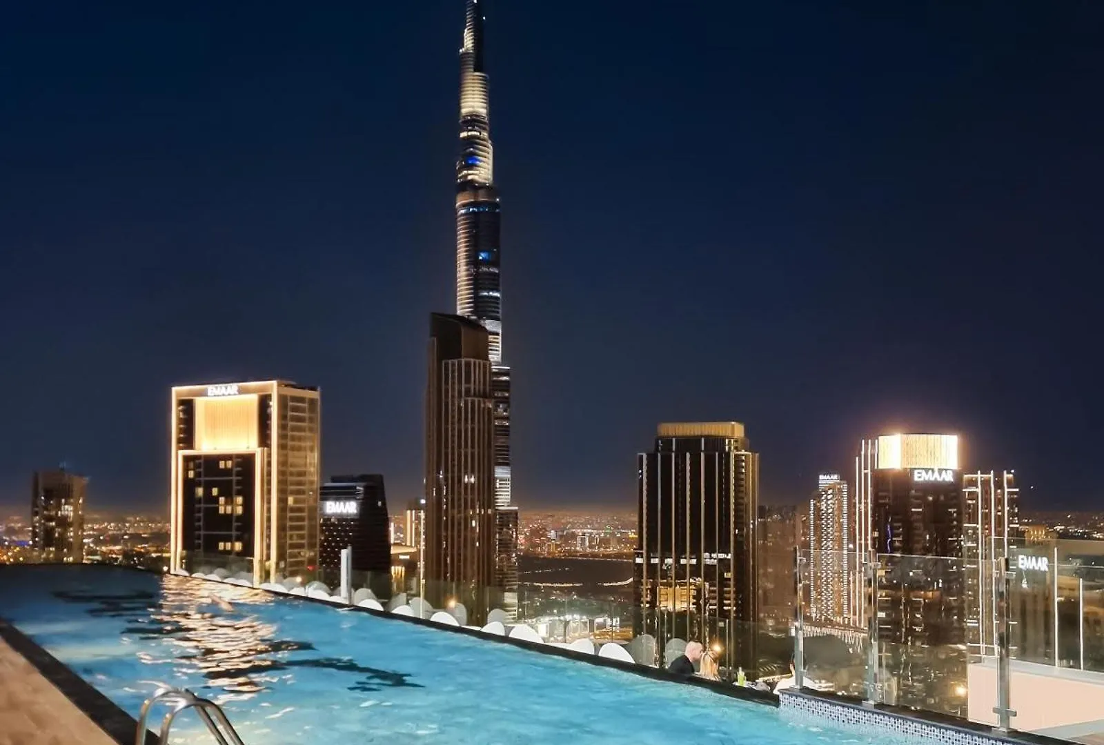 Super High Infinity Pool And Amazing Burj Khalifa View 3 Bedroom Apartment In Paramount Hotel Midtown Dubai 0*,  Emirati Arabi Uniti